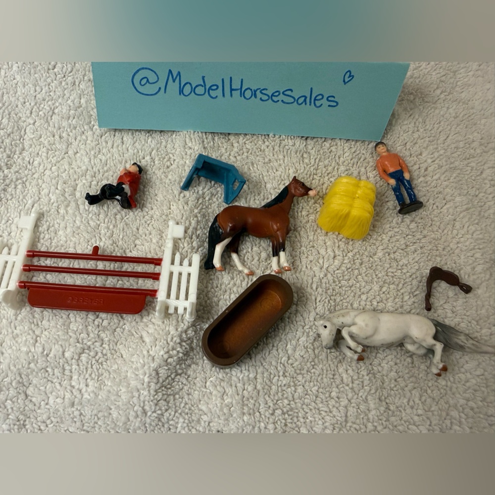 Breyer Model horse Minnine Winnies Play set- English